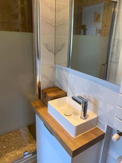 Apartmán Le Cosy Tassin - Rez De Jardin Exteriér fotografie